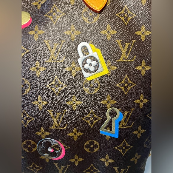 Louis Vuitton Limited Edition Love Lock Monogram Neverfull - Picture 7 of 16